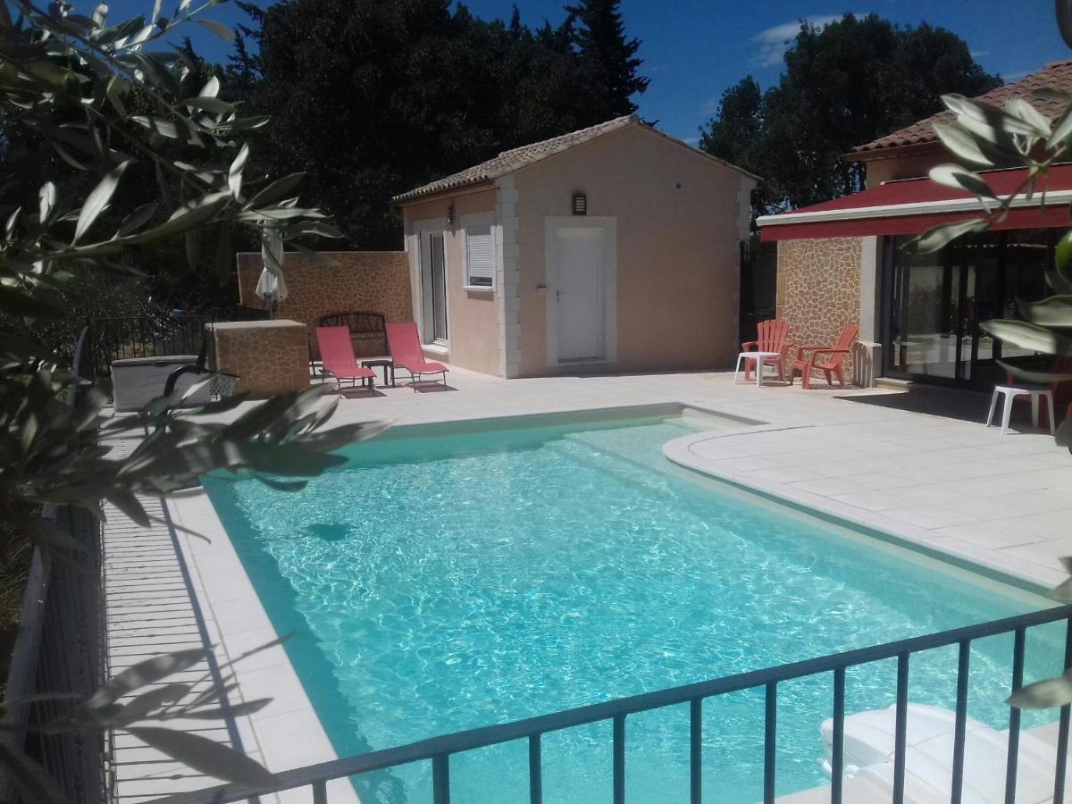 La Clastre Location D'Un Studio Avec Piscine Et Clim Pres D'Uzes Bourdic Exterior photo