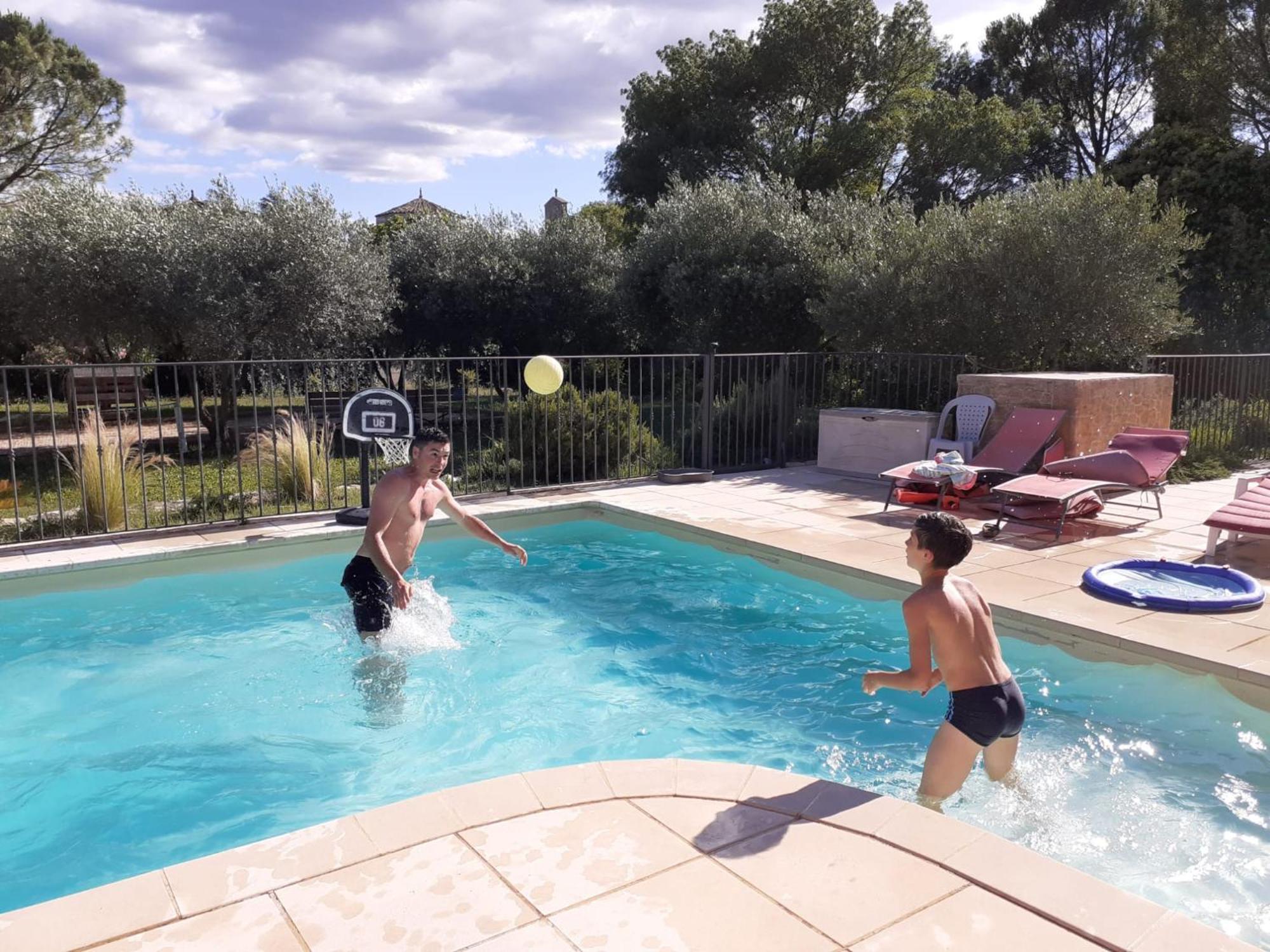 La Clastre Location D'Un Studio Avec Piscine Et Clim Pres D'Uzes Bourdic Exterior photo